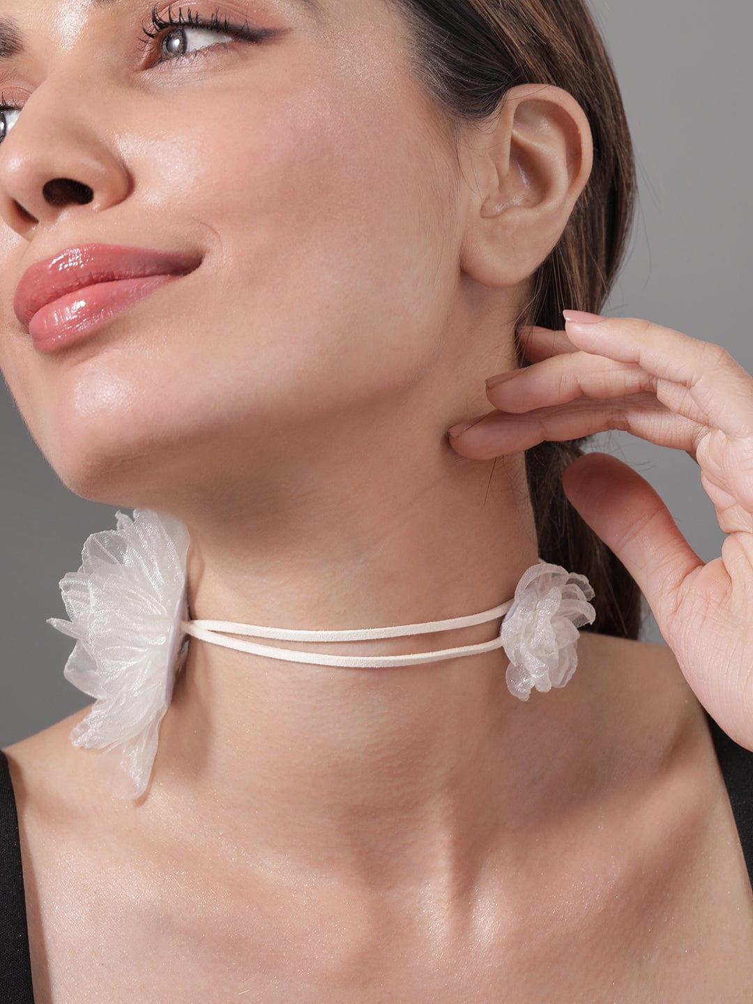 Rubans Elegant Off-White Floral Organza Choker Necklace - Fashionable Statement Jewelry
