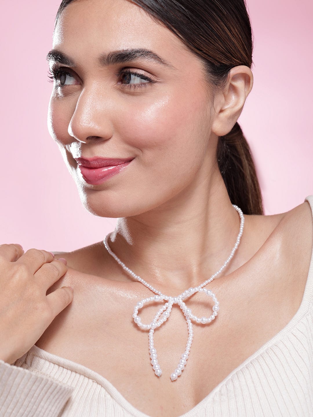 White Pearl Bow Necklace with Silver-Plated Clasp