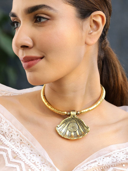Rubans 18K Gold-Plated Oxidized Shell Design Statement Choker Necklace for Women